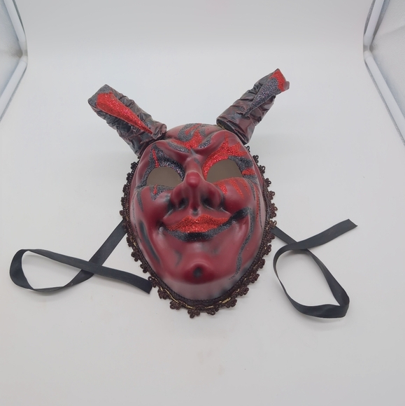 Venezia Italian Hand Painted Red and Black Devil Mask - Picture 2 of 6